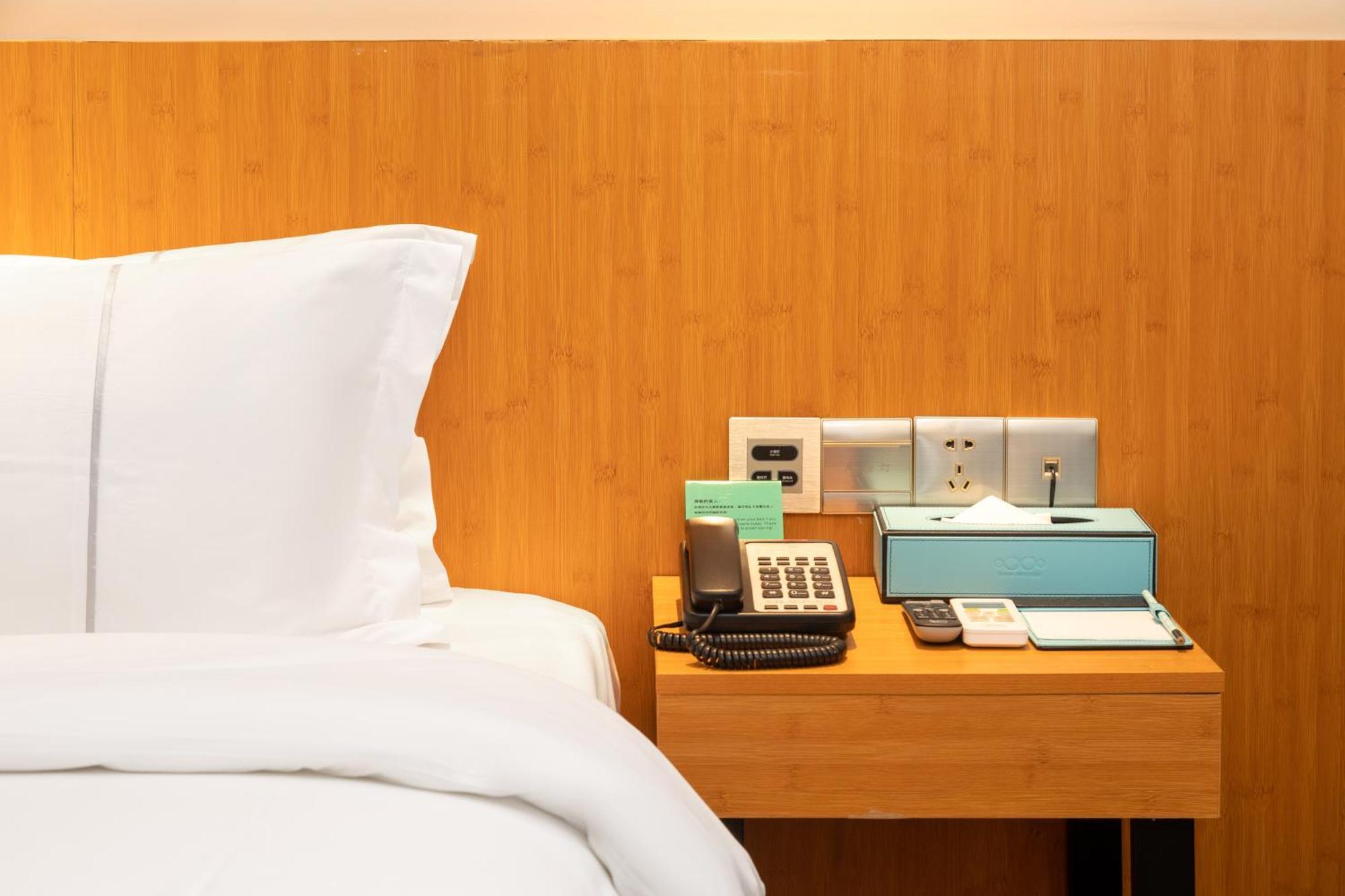 Xana Lite Hotel - Guangzhou Fangcun Huadiwan Metro Station Экстерьер фото