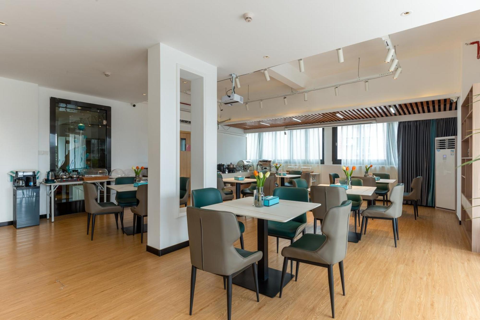 Xana Lite Hotel - Guangzhou Fangcun Huadiwan Metro Station Экстерьер фото