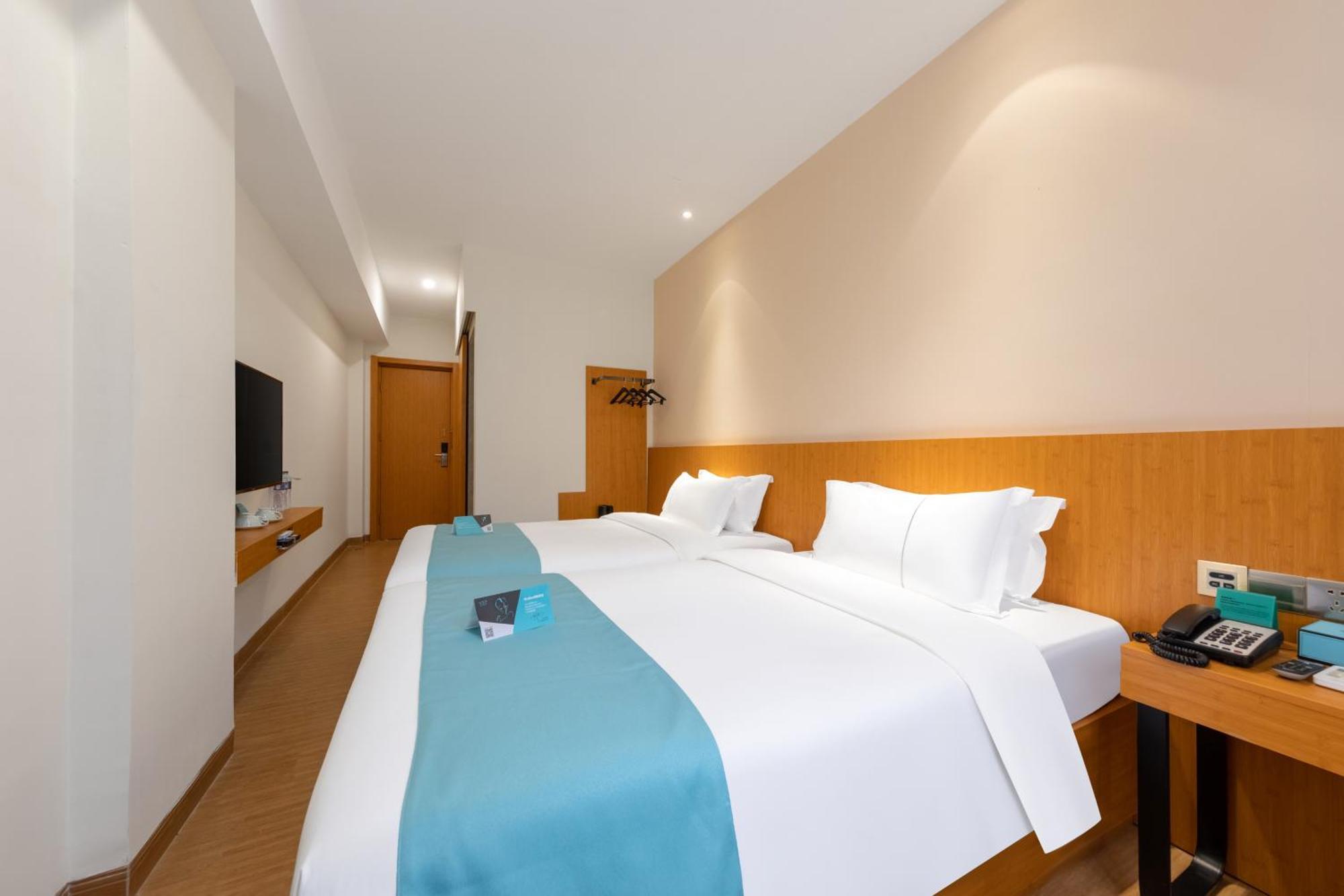 Xana Lite Hotel - Guangzhou Fangcun Huadiwan Metro Station Экстерьер фото