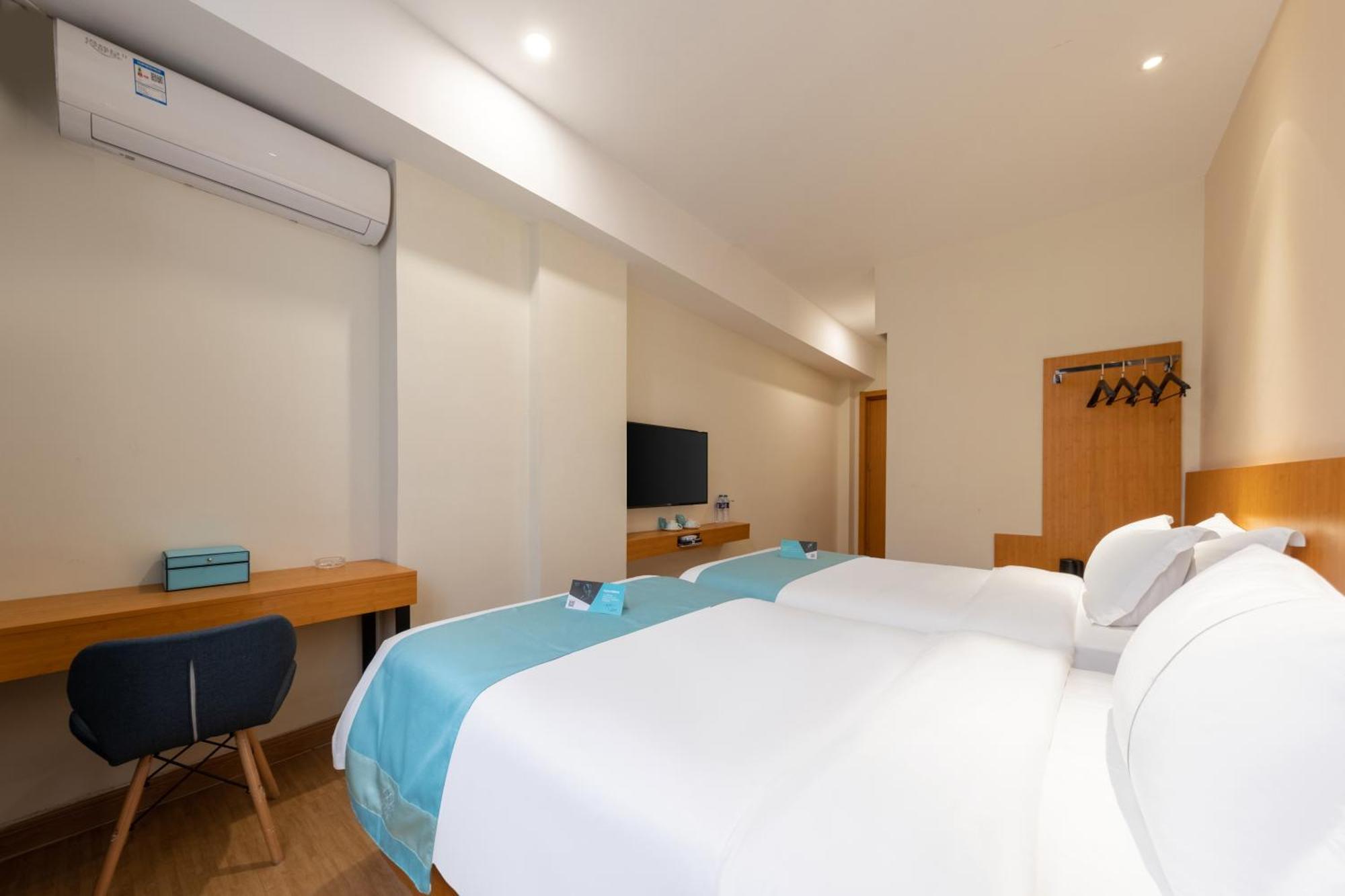 Xana Lite Hotel - Guangzhou Fangcun Huadiwan Metro Station Экстерьер фото