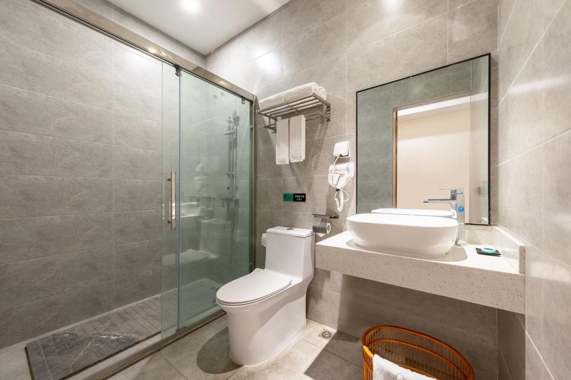 Xana Lite Hotel - Guangzhou Fangcun Huadiwan Metro Station Экстерьер фото