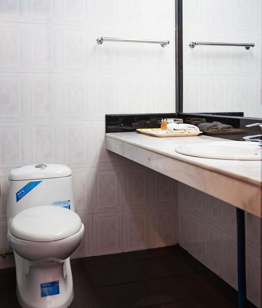 Xana Lite Hotel - Guangzhou Fangcun Huadiwan Metro Station Экстерьер фото