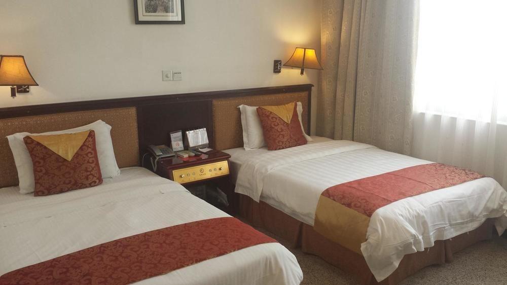 Xana Lite Hotel - Guangzhou Fangcun Huadiwan Metro Station Экстерьер фото